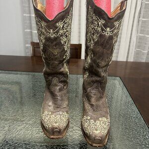 Corral boots
